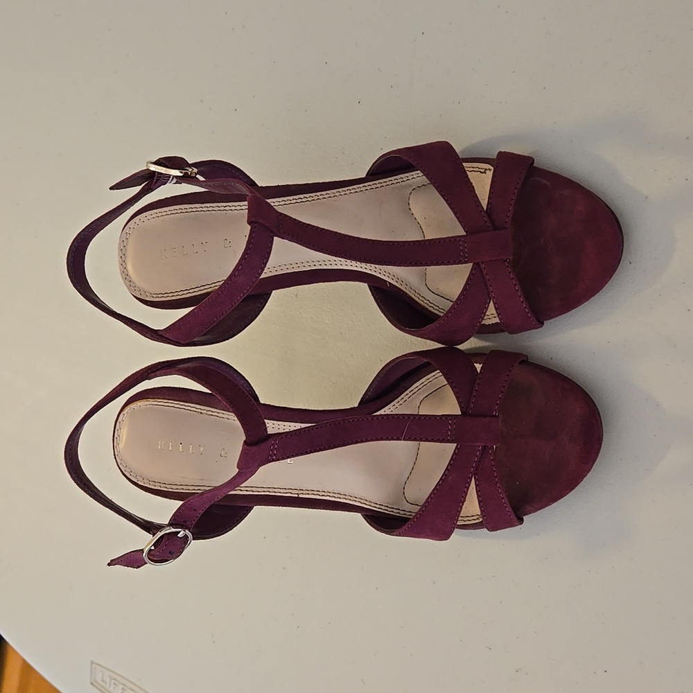 Kelly and Kate 7.5 women's 3" pumps. Plumb purple.